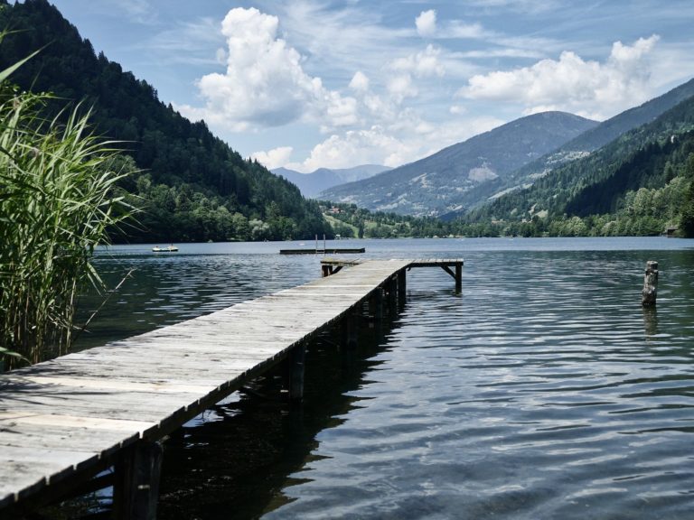 lake-4426212_1920